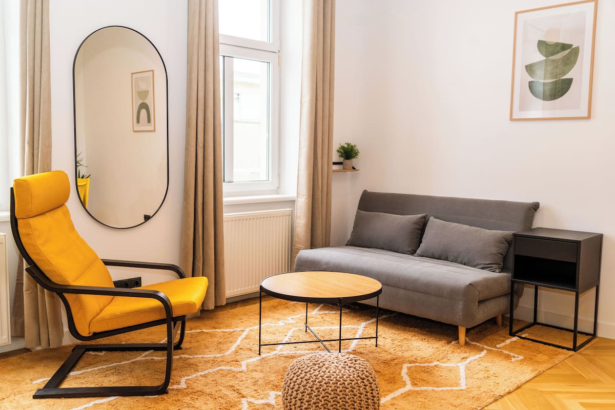 Apartment, 1 Queen Bed with Sofa bed, Kitchen, City View | Living area