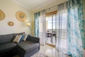 Smart TV - Apartment with terrace, sea and marina view, 2 swimming pools, tennis court (Albufeira)