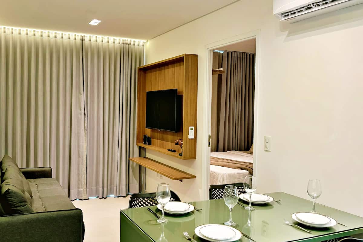 아파트 | 거실 공간 | 디지털 채널 시청이 가능한 42인치 스마트 TV