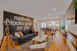 TV, fireplace, offices - Get Cozy! Hot Tub & Indoor Fireplace| Sleeps 12+ (Nashville)