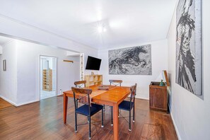 Dining - Bustamante Loft 2D, Metro & Wifi (Providencia)