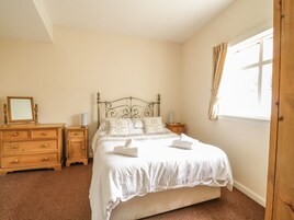 1 bedroom, individually decorated, individually furnished, free WiFi