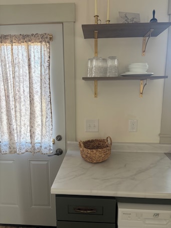 Interior. Delightful 2-bedroom cottage in charming Montezuma