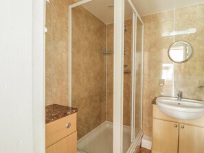 Shower - Cottage 1 (Keswick)