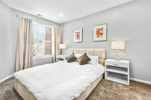 3 bedrooms, iron/ironing board, WiFi, bed sheets - Spacious 1-bedroom apartment in delightful New Brunswick with AC (New Brunswick)