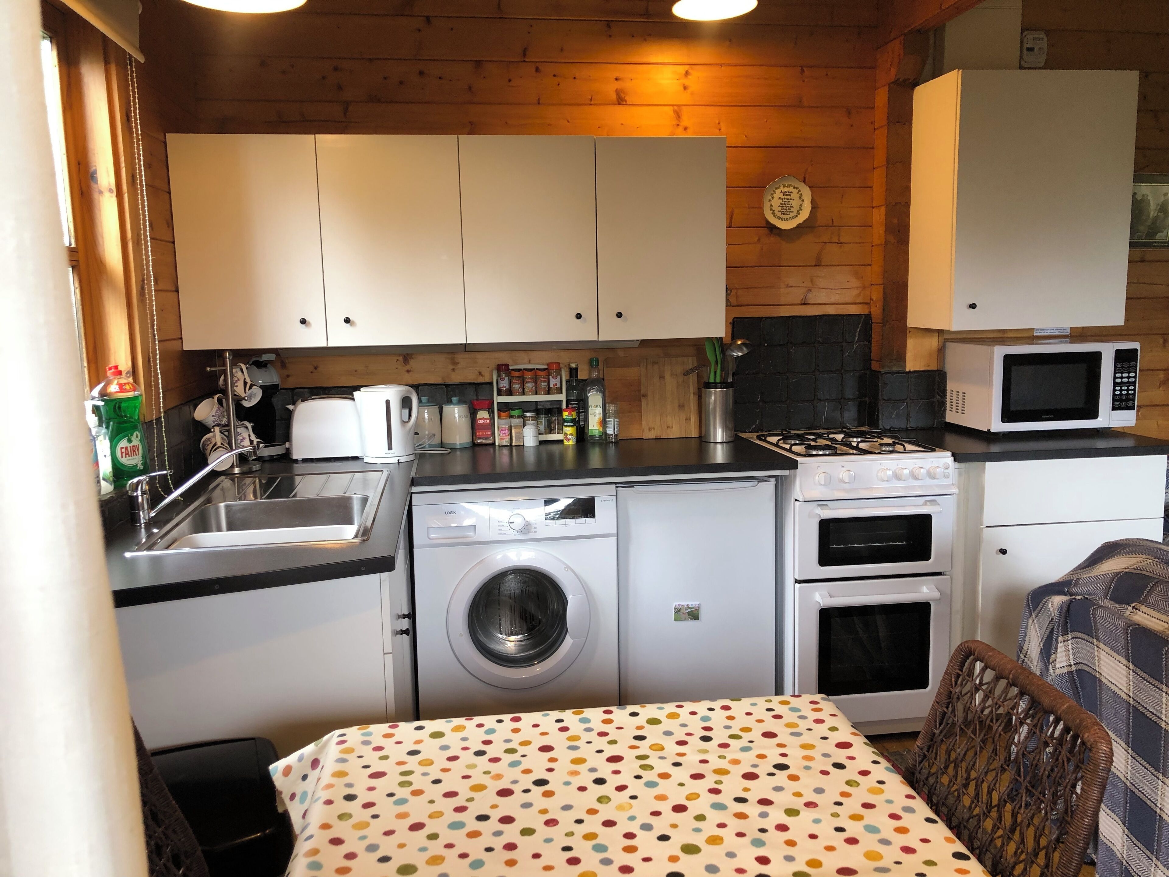 Fridge, microwave, oven, coffee/tea maker