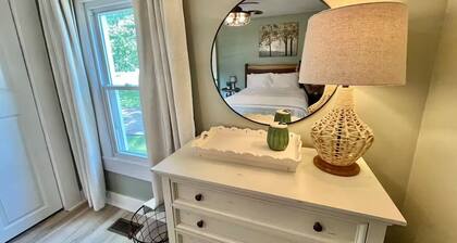 Cheerful Blue-Roof Bungalow