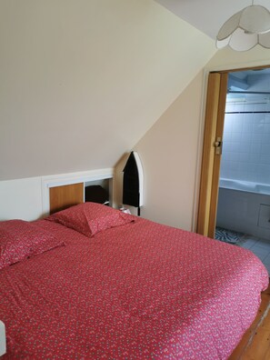 1 Schlafzimmer, Bügeleisen/Bügelbrett, Bettwäsche