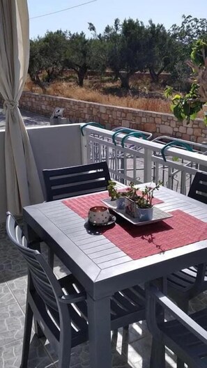 Firemannsrom, balkong, bakgårdsutsikt