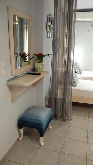 Quadruple Room, Balcony, Courtyard View | Free WiFi - mulberry house  (Elafonisos)