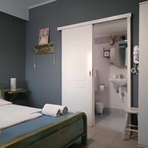 Tweepersoonskamer, balkon, uitzicht op binnenplaats