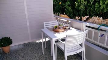 Double Room, Balcony, Courtyard View