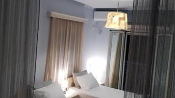 Quadruple Room, Balcony, Courtyard View