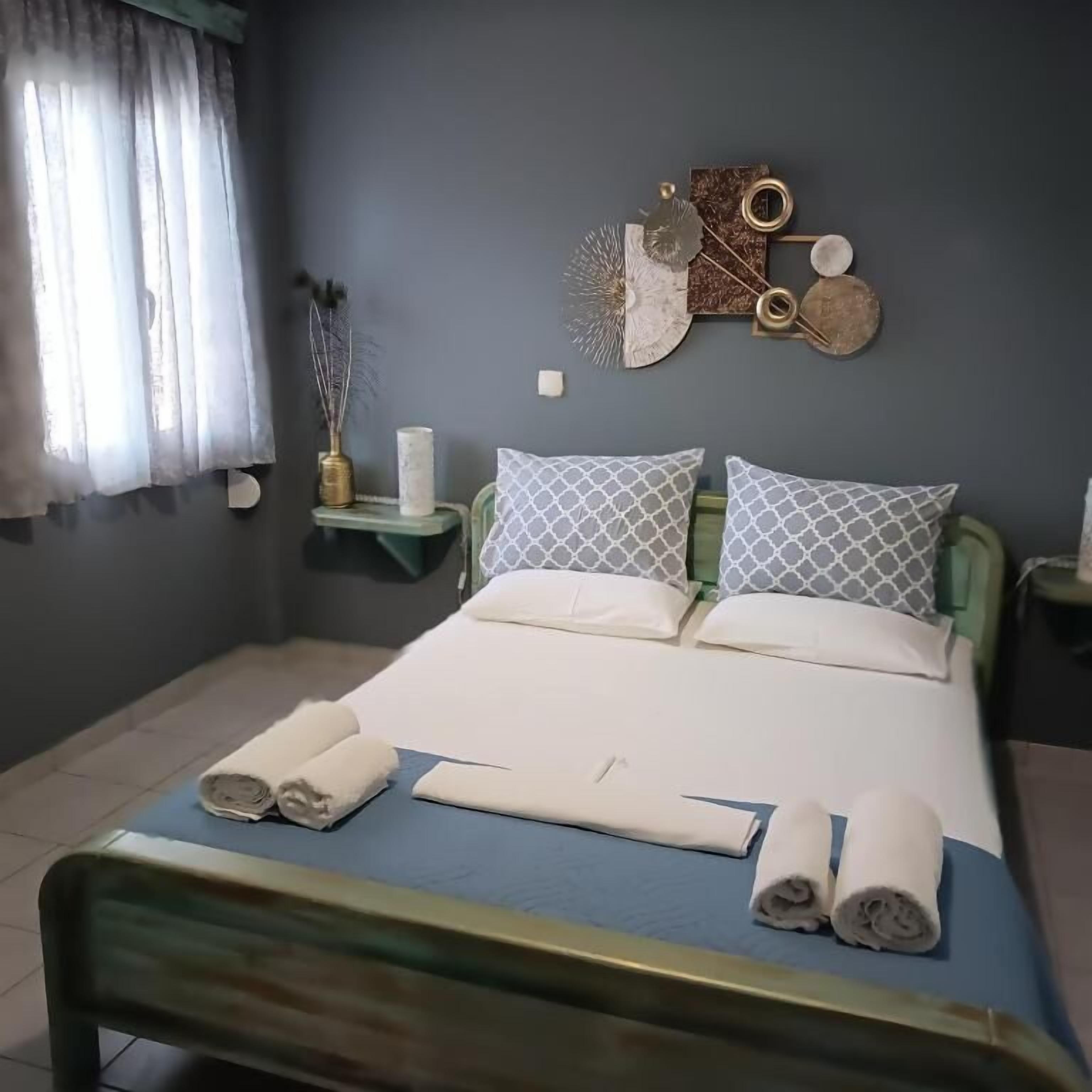 Quarto casal, sacada, vista para o pátio | Wi-Fi de cortesia