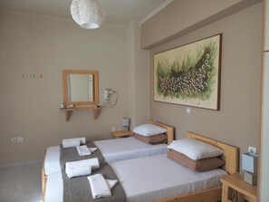 Tweepersoonskamer, uitzicht op binnenplaats