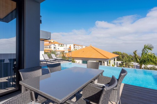 Robbie's Place by Holiday Rental Madeira