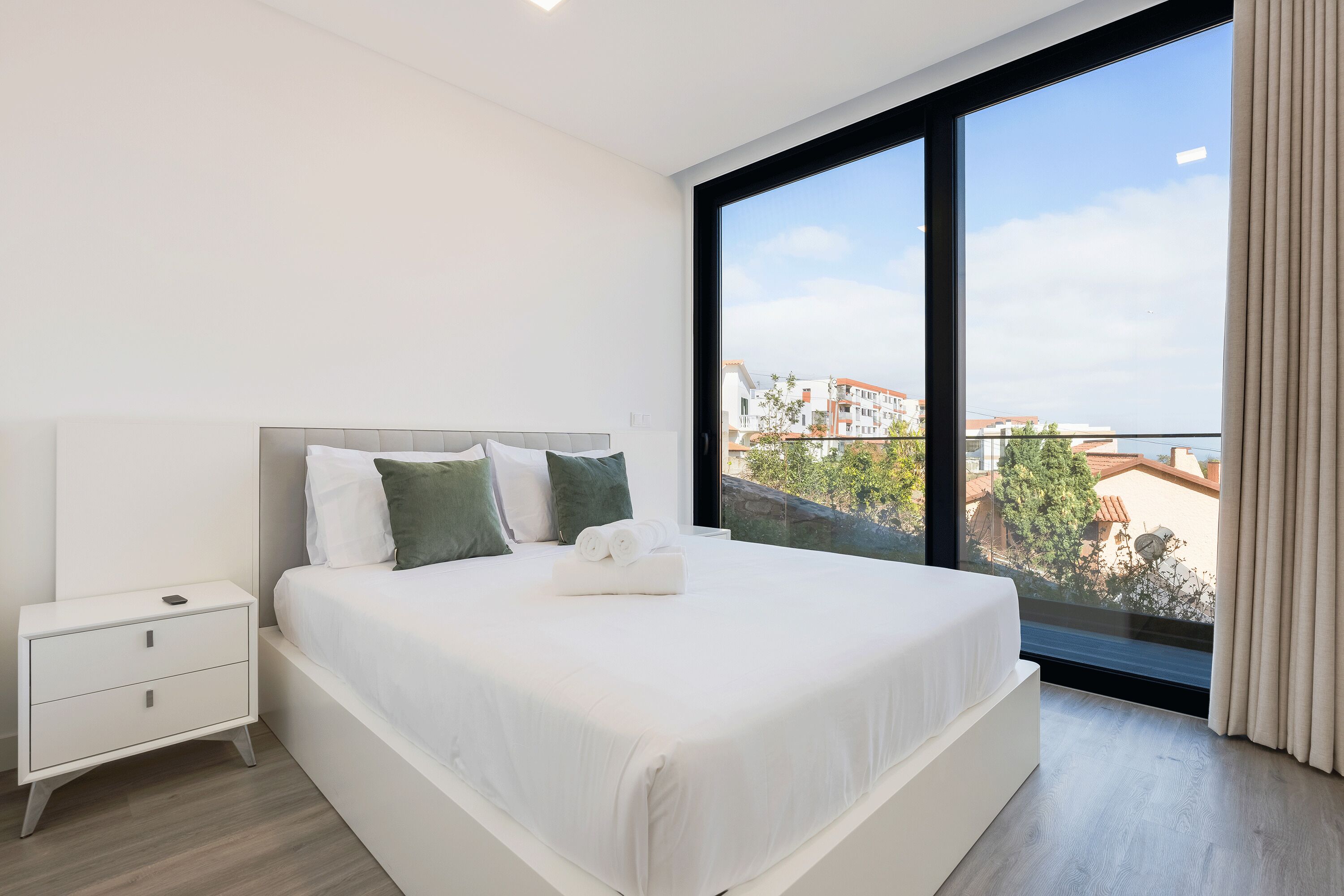 Casa conforto, vista para o mar | Cortinas blackout, ferros/tábuas de passar roupa, Wi-Fi de cortesia