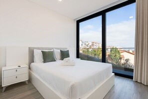 Casa conforto, vista para o mar | Cortinas blackout, ferros/tábuas de passar roupa, Wi-Fi de cortesia