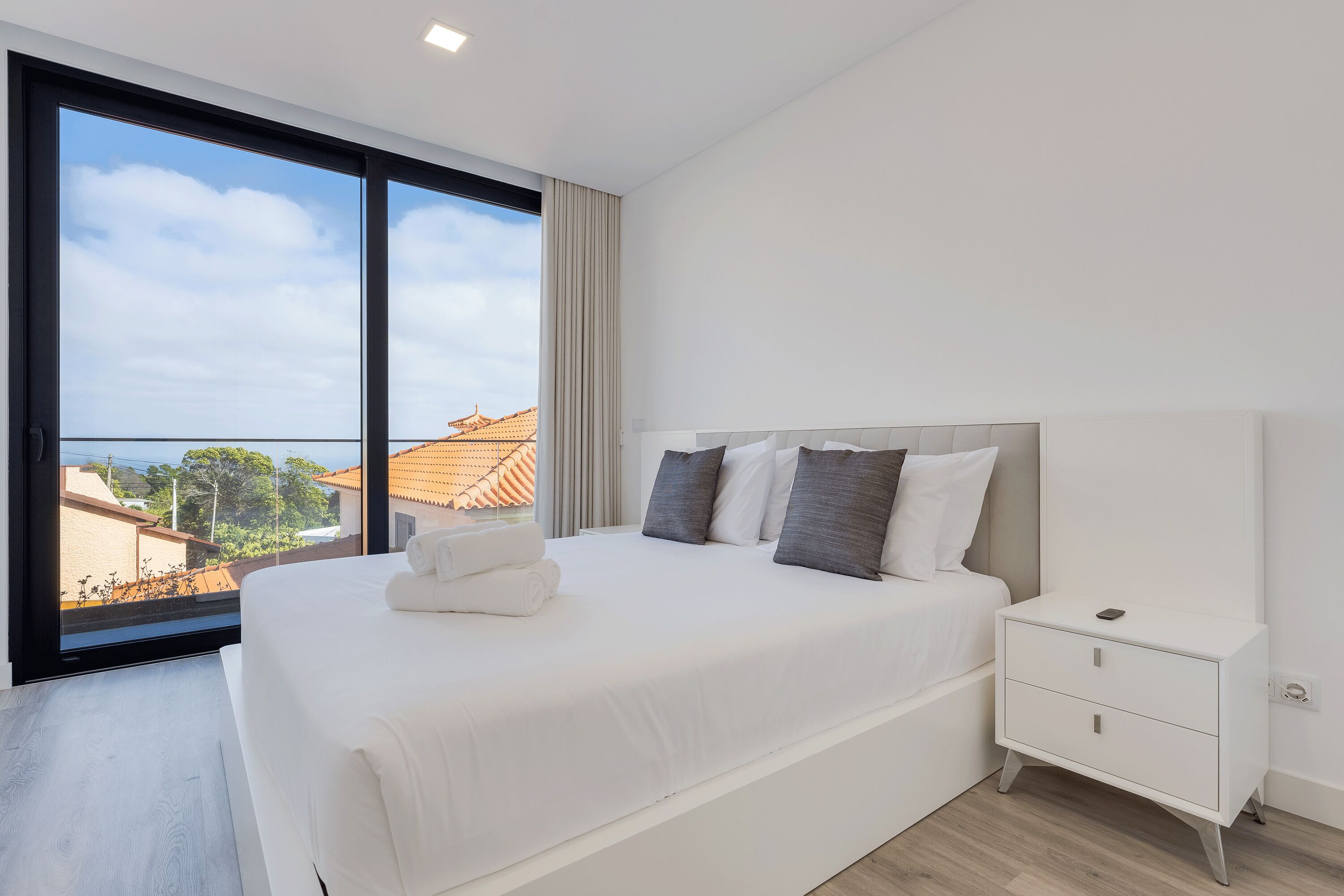 Casa conforto, vista para o mar | Cortinas blackout, ferros/tábuas de passar roupa, Wi-Fi de cortesia