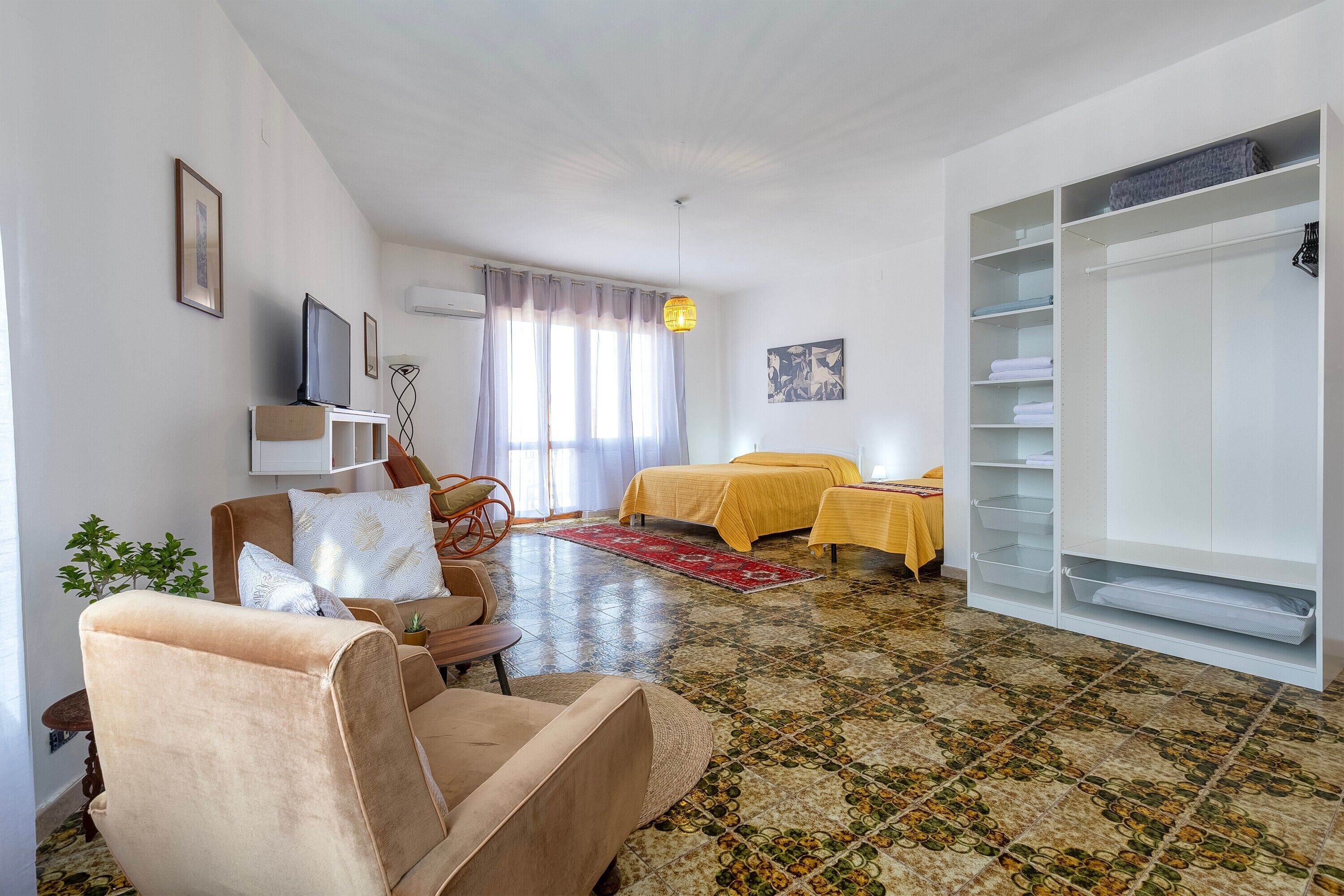 1 bedroom, WiFi, bed sheets