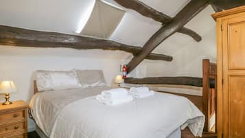 2 bedrooms, individually decorated, individually furnished, free WiFi
