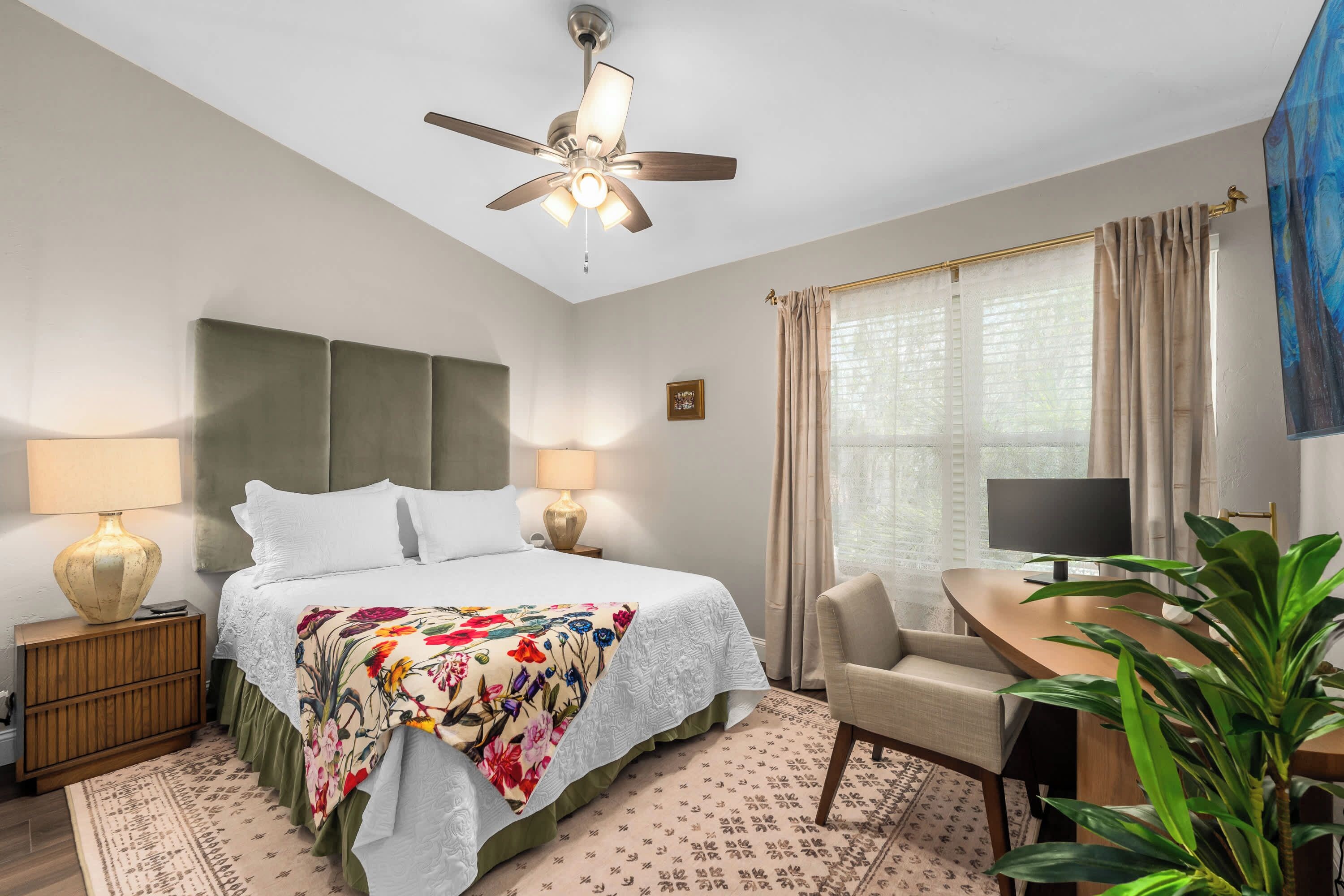 2 bedrooms, desk, iron/ironing board, WiFi