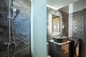 Douche, serviettes fournies