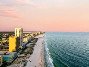 Beach - Firepit & Heated Pool! Short walk to Beach! (Gulf Shores)
