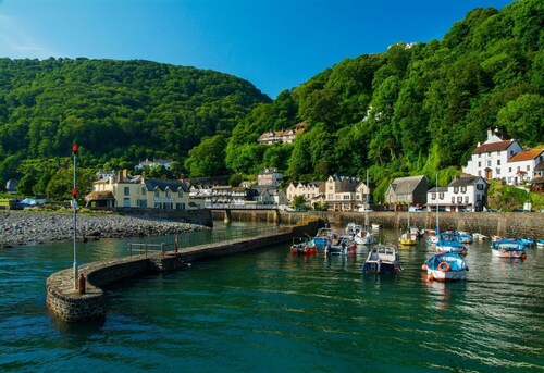 A lovely 3 bed Riverside cottage in Lynmouth