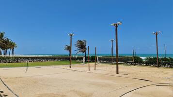 Basic Apartment | Sport court