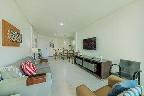 Basic Apartment | Living area