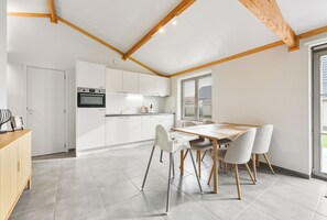 Fridge, microwave, stovetop - 2 bedroom accommodation in Oostduinkerke (Oostduinkerke)