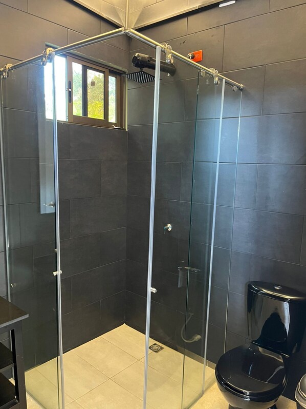 Unclassified image, 1 of 22, button