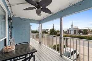 Luokittelematon kuva, 5 kautta 36, painike