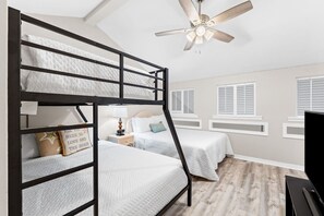 2 bedrooms, iron/ironing board, free WiFi, bed sheets - Lagoon Front 2BR 2BA | Walk to Beach | Pool (Panama City Beach)