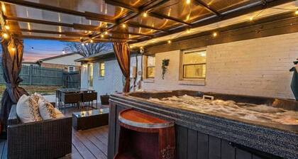 Save 15% Off in May: Cozy Home & Perfect Location! Hot Tub, Fire Pit, Grill, & Fenced Yard For Pets!