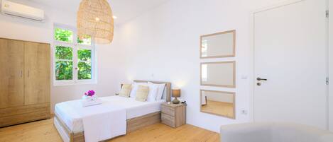 3 bedrooms, internet, bed sheets