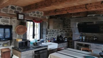 KylskÄp, mikrovÄgsugn, ugn och spishÀll