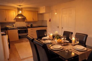 Dining - Sleeps 9- Garden- Parking- Wifi- Near uea and Nnuh (Norwich)