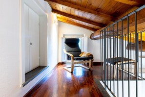 Interior - GuestHost - Cozy 50m2 attic apartment, ideal for 4 people, located on the first floor of a building without a lift (stairs to access it).The accommodation is located a stone's throw from the center of Lucca, a historic city that boasts symbolic places su (Lucca)
