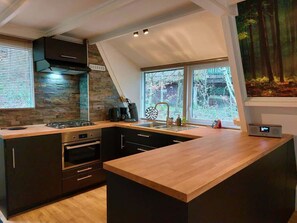 Réfrigérateur, micro-ondes, four, lave-vaisselle