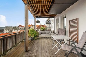 Terrace/patio - Panoramic City Views Just 600m From Bryggen! (Bergenhus)
