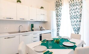 Luokittelematon kuva, 5 kautta 11, painike