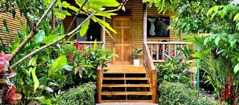 Finca Los Mangos – 2 Eco Cabins w/ Pool