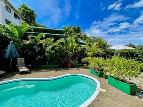 Finca Los Mangos – 2 Eco Cabins w/ Pool