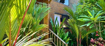 Tropical Cabin • 10 Min to Beach & Park