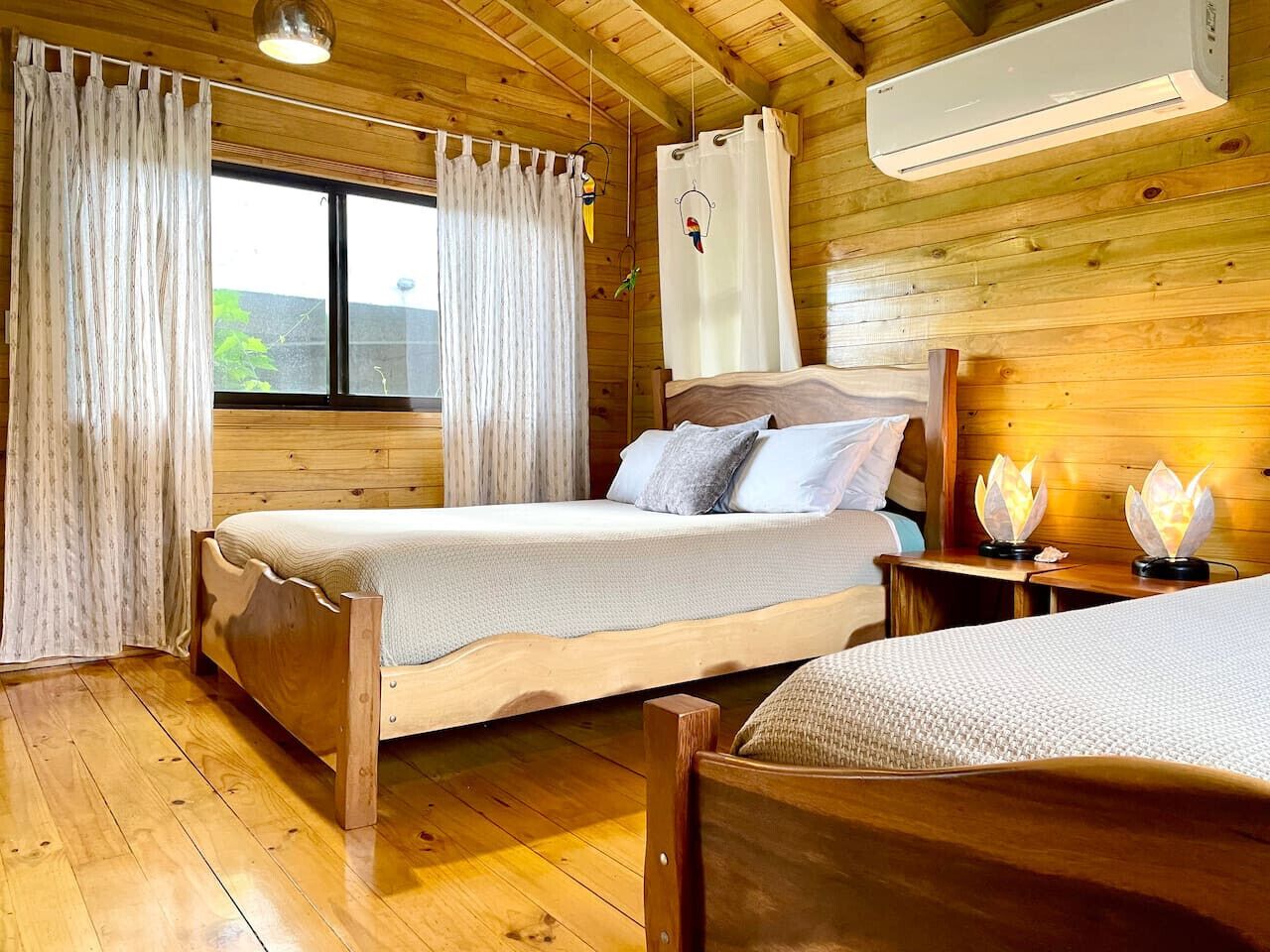 Iron/ironing board, travel crib, WiFi, bed sheets