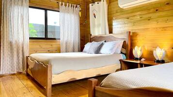 Iron/ironing board, travel crib, WiFi, bed sheets