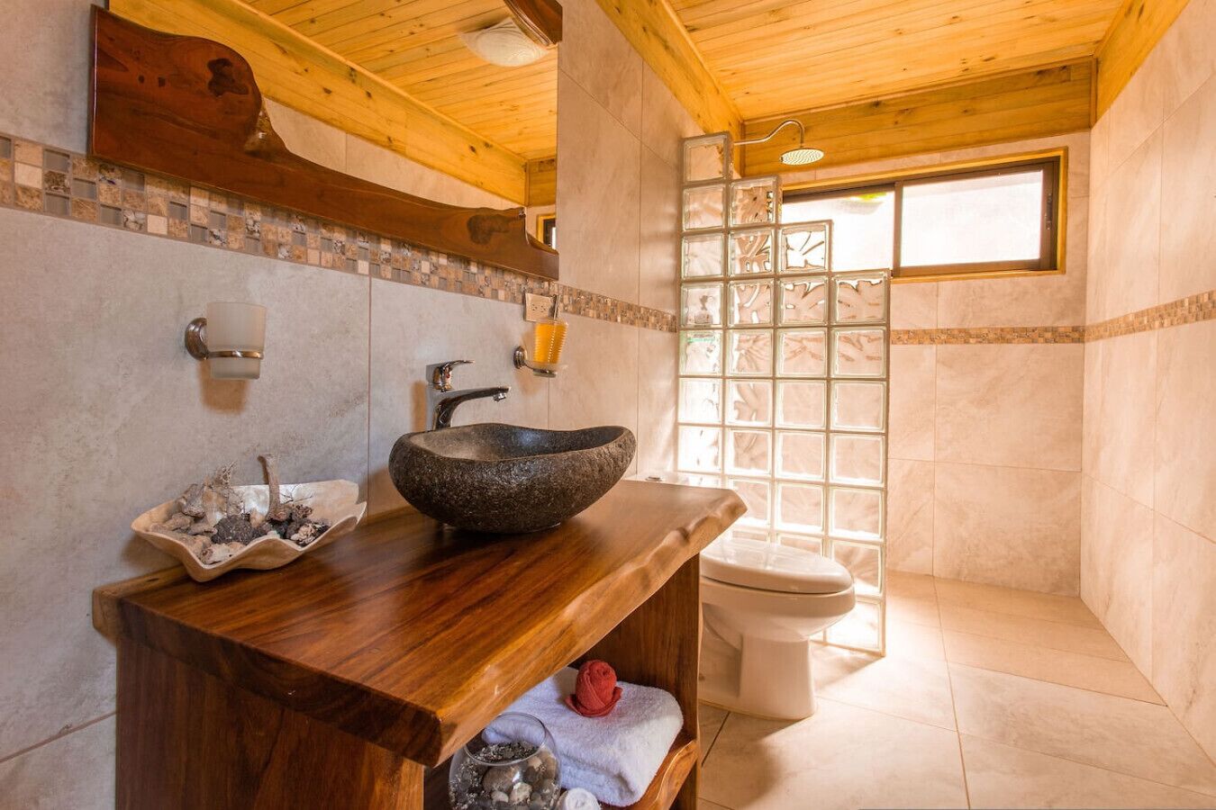 Douche, séchoir à cheveux