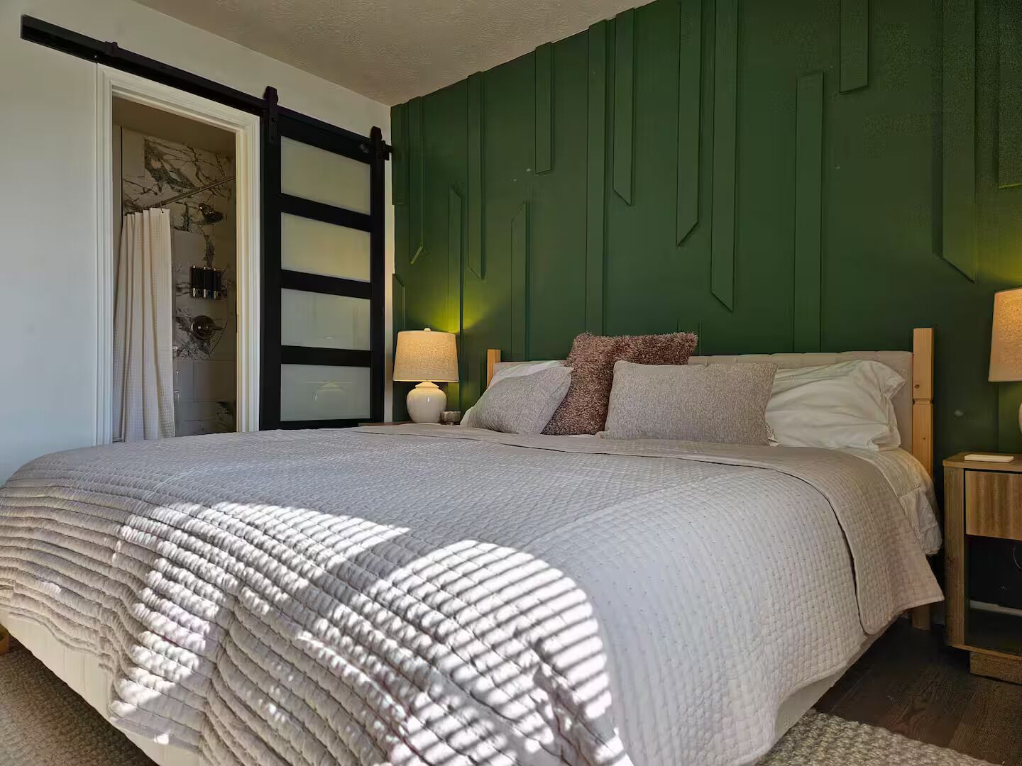 3 多间卧室、办公桌、熨斗/熨衣板、免费 WiFi